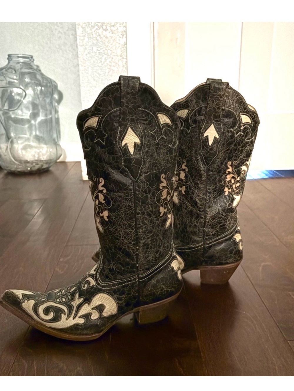 Corral bone Lizard overlay with Western cowboy boots